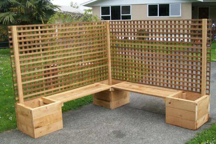 Bench with Privacy Screen