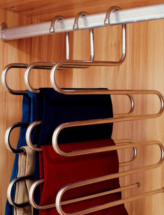 Multi-layered Pant Hangers in dorm room-boys' dorm room ideas