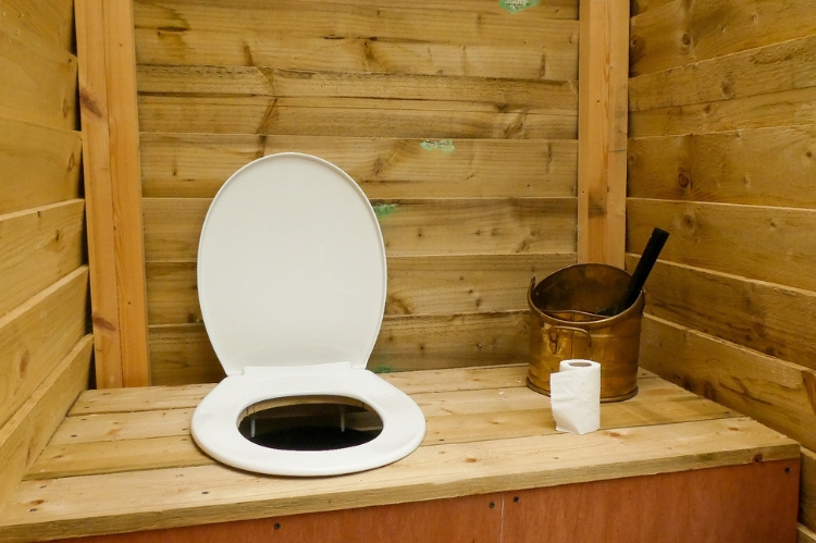 composting vs incinerating toilet